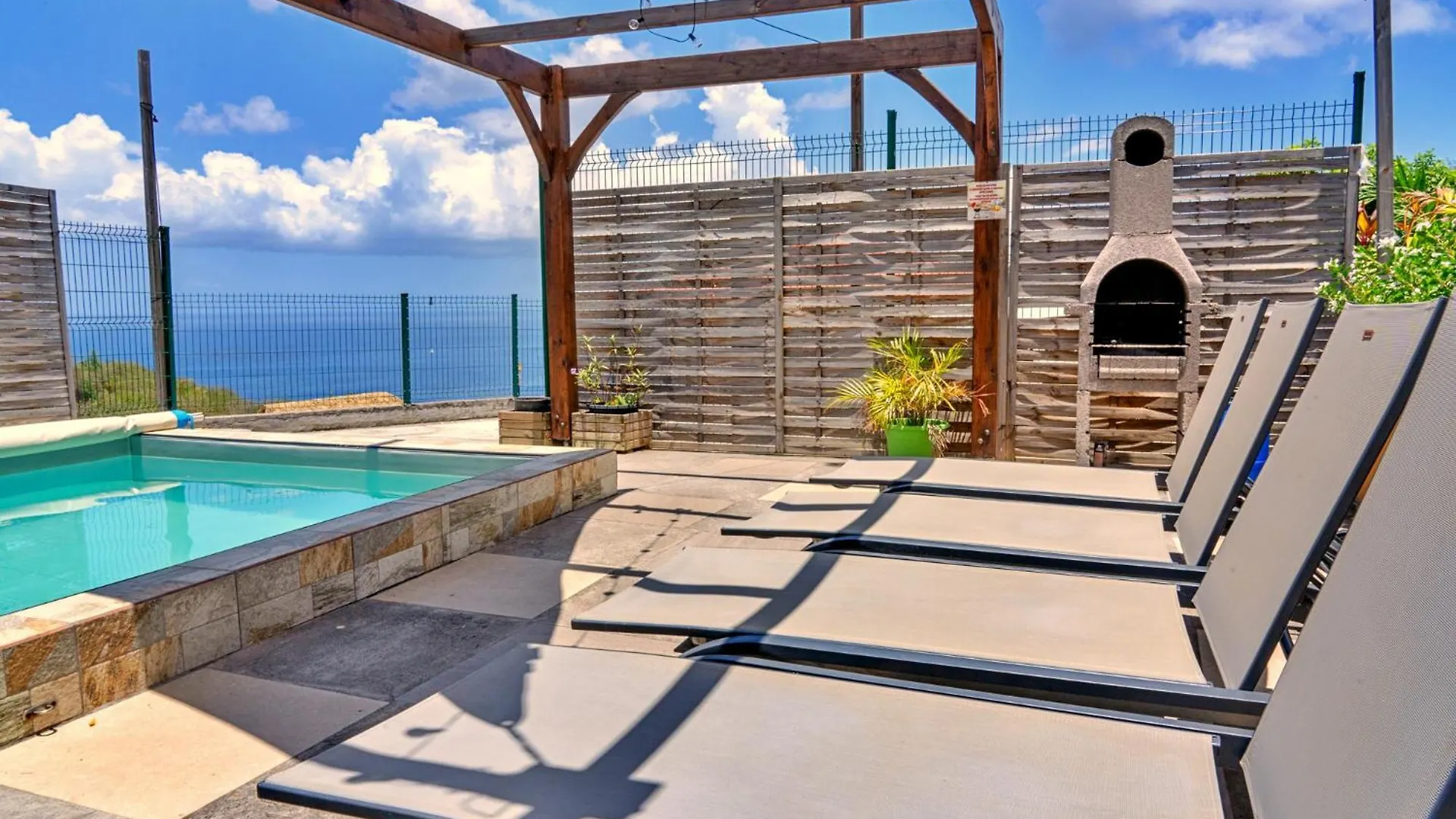 Дом отдыха Villa Bon Manje Cosy, Piscine Privative & Vue Mer Case-Pilote Мартиника